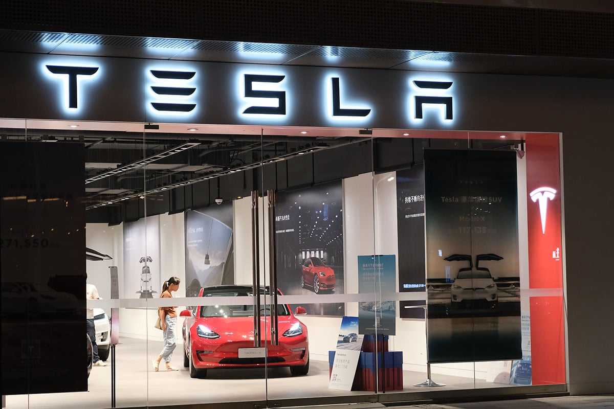 tesla_showroom